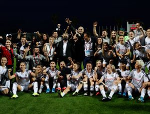 Turkcell Kadın Futbol Ligi’nde Beşiktaş Vodafone şampiyon oldu