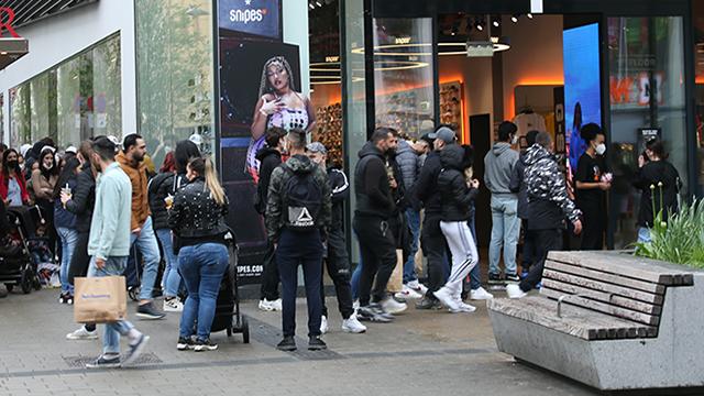 Viyana’da salgın tedbirleri gevşetildi: Alışveriş merkezleri yeniden açıldı