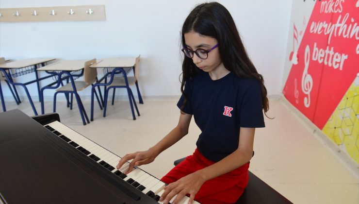 10 yaşındaki piyanist Defne dünya birincisi oldu