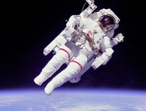 Astronotlar uzay yürüyüşüne çıktı