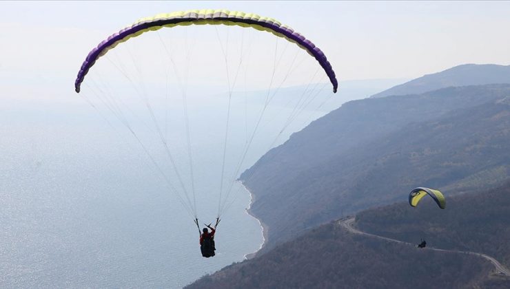 Avustralya’da uçaktan düşen paraşütçüler öldü