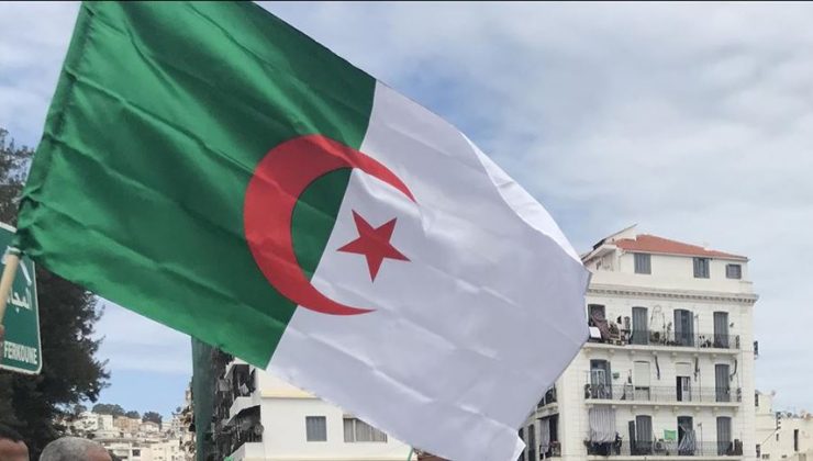 Cezayir tarihinin en büyük bütçesi Meclis’ten geçti