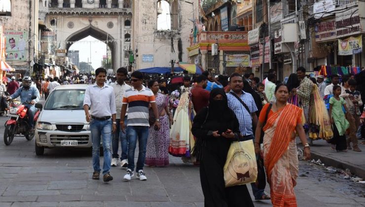 Hindistan’da en fazla çocuk yapan aileye para ödülü