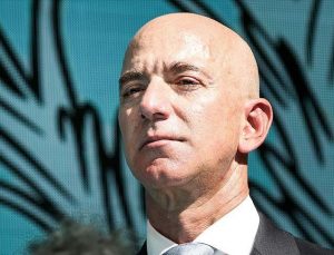 Bezos, dünyanın en zengin adamı unvanını Musk’tan geri aldı