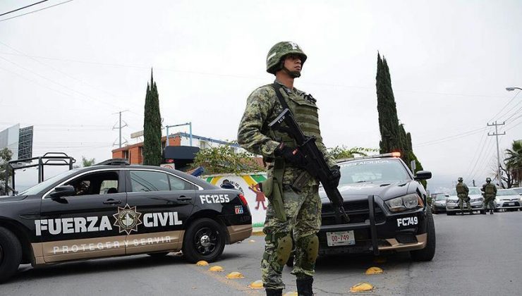 Meksika’da uyuşturucu çeteleri çatıştı!