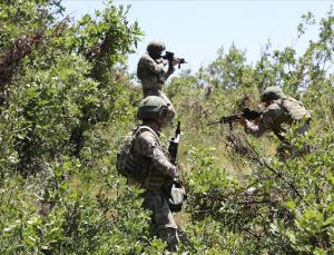 Pençe-Şimşek operasyonu bölgesindeki mağarada 3 PKK’lı terörist etkisiz hale getirildi