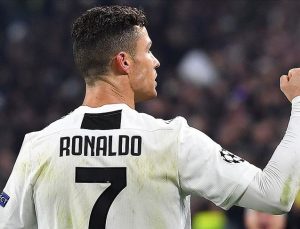 Ronaldo öncü oldu! Futbolcuların desteği gecikmedi