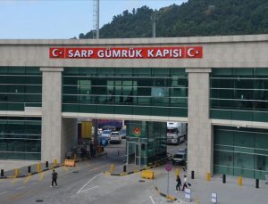 Sarp Sınır Kapısı karşılıklı yaya geçişlerine açıldı