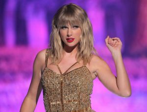 Taylor Swift, Evermore’la en çok satan plak rekorunu kırdı