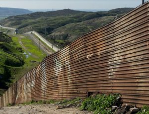 Teksas’ta iki ABD askeri, Meksika’dan kaçak göçmen taşırken yakalandı