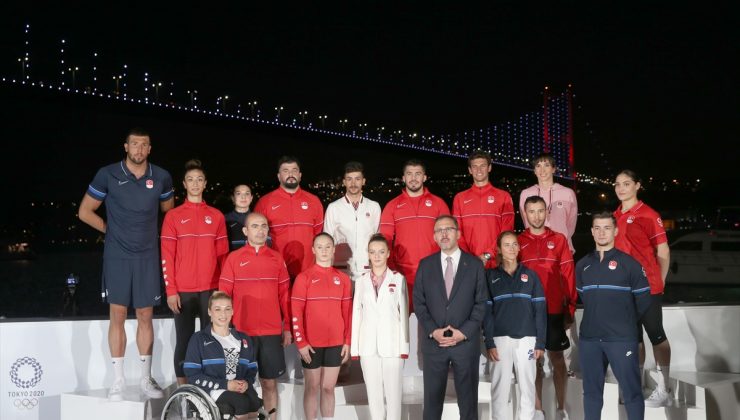 Olimpik sporcular, “Tokyo 2020 Team Türkiye Koleksiyonu”nu tanıttı