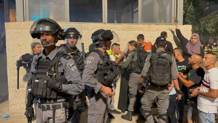 İsrail polisi Şam kapısındaki Filistinlilere saldırdı