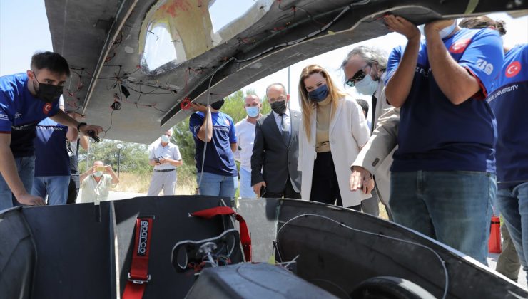 “Dokuz Eylül Üniversitesi Solaris Güneş Arabaları” ekibinin yeni aracı tanıtıldı