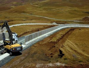 Van-İran sınırına 63 kilometrelik güvenlik duvarı
