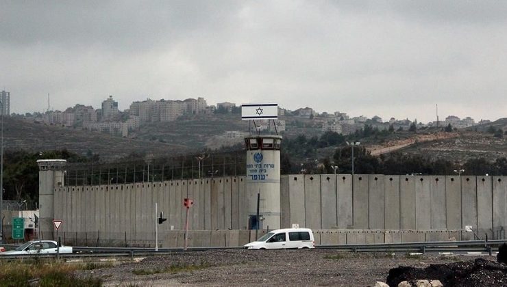 İsrail hapishanelerindeki 5 Filistinli açlık grevine başladı