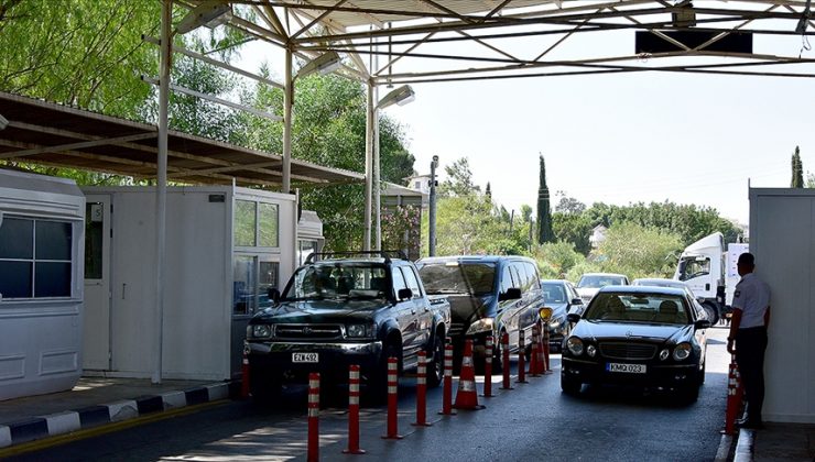 KKTC ile Rum kesimi arasındaki geçişler ‘kırmızı seviye’ye çıkarıldı