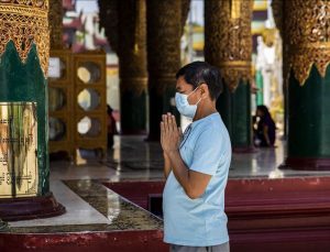 Myanmar’da askeri yönetim koronaya karşı halkı dua okumaya çağırdı