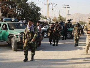 Taliban yönetimi ele geçirmek için şiddeti arttırdı
