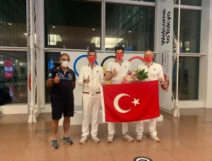 Olimpiyatlar için ilk Türk kafilesi Tokyo’ya gitti