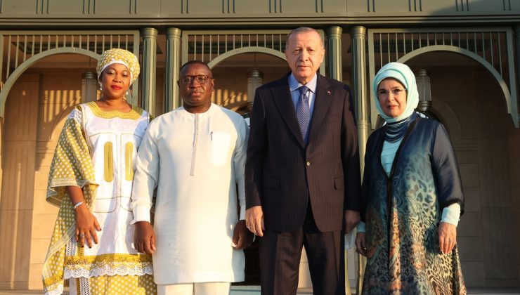 Erdoğan Sierra Leone Cumhurbaşkanı Bio ile bir araya geldi