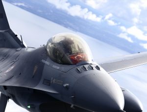 Türk F-16 savaş uçakları Polonya semalarında NATO sınırlarını koruyor