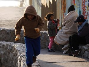 ABD sığınmacıları Meksika’da bekletme uygulamasına geri dönüyor