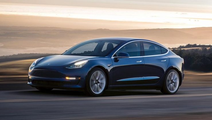 ABD’de Tesla, iki araca çarptı