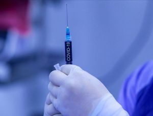 İsrail’de 30 yaş üstü kişilere de üçüncü doz Kovid-19 aşısı yapılacak