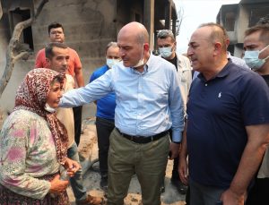 Bakanlar Soylu ve Çavuşoğlu, yangın bölgesinde incelemelerde bulundu