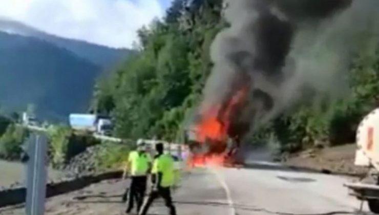 Bozkurt’a yardım taşıyan tırda yangın çıktı