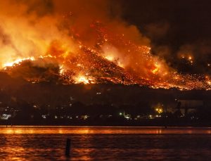 California yangını tekrar büyümeye başladı