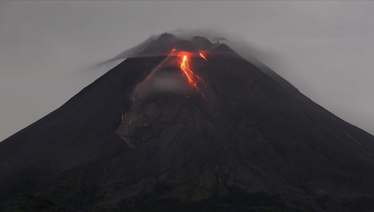 Endonezya’da volkanik hareketlilik