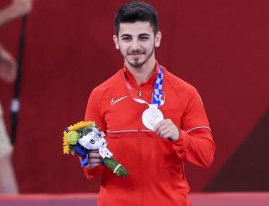 Milli karateci Eray Şamdan, gümüş madalya elde etti