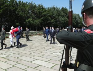 Cumhurbaşkanı Erdoğan ve Yüksek Askeri Şura üyeleri Anıtkabir`i ziyaret etti