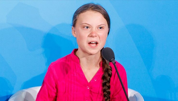 İklim aktivisti Greta Thunberg, “İngiltere’nin iklim lideri olduğu” iddialarının “yalan” olduğunu söyledi