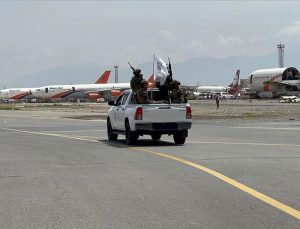 Taliban  Kabil havalimanın kontrolünü ele aldı