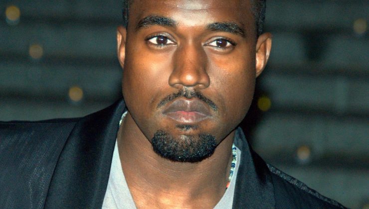 ABD’li şarkıcı Kanye West adını değiştiriyor