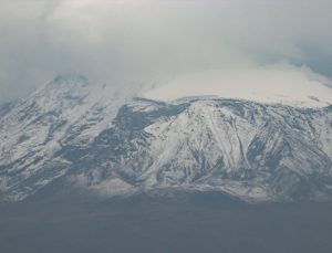 “Türkiye’nin çatısı”na kar yağdı