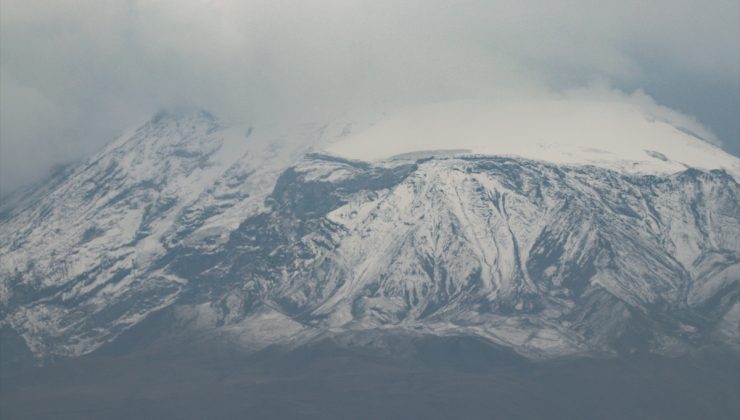 “Türkiye’nin çatısı”na kar yağdı