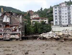 Kastamonu’da yıkılan bir binanın müteahhidi hakkında gözaltı kararı