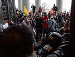 Kongre binası baskınında darbedilen polislerden Trump ve destekçilerine dava