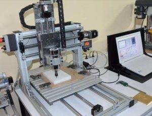 Lise öğrencileri okullarında, “CNC makinesi” üretti
