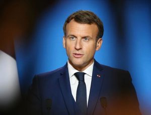 Macron: Sağlık krizini arkamızda bırakmış değiliz