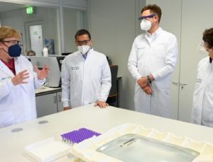 Merkel BioNTech’in üretim tesisini ziyaret etti