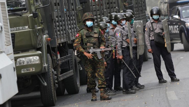 Myanmar’da darbe karşıtı silahlı grupların 6 askeri öldürdüğü ileri sürüldü