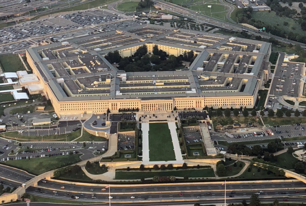 Pentagon  girişinde bıçaklanan bir polis hayatını kaybetti