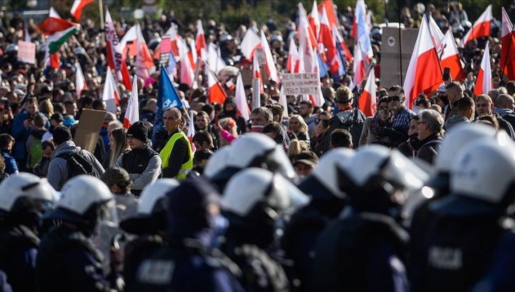 Polonya’da Kovid-19 aşı merkezi kundaklandı