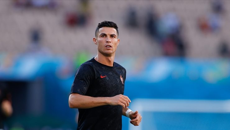 Portekizli yıldız futbolcu Ronaldo yeniden Manchester United’da