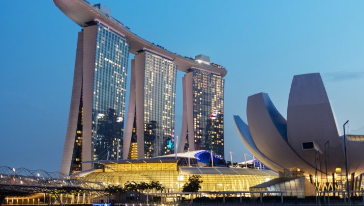 Singapur, maske takmadığı için mahkum olan İngiliz’i sınır dışı etti