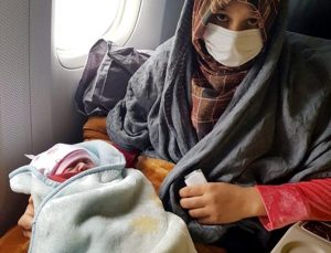THY’nin tahliye uçuşunda, Afgan bebek dünyaya geldi